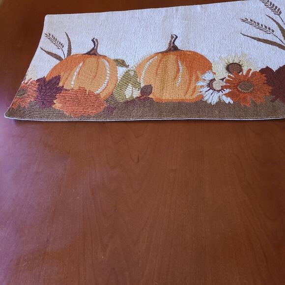 Croft & Barrow Pumpkins in a row Table Runner Harvest Season 5 ft x 1 Width - Picture 11 of 14